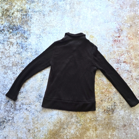 Beautiful sweater for Fall - Picture 2 of 6